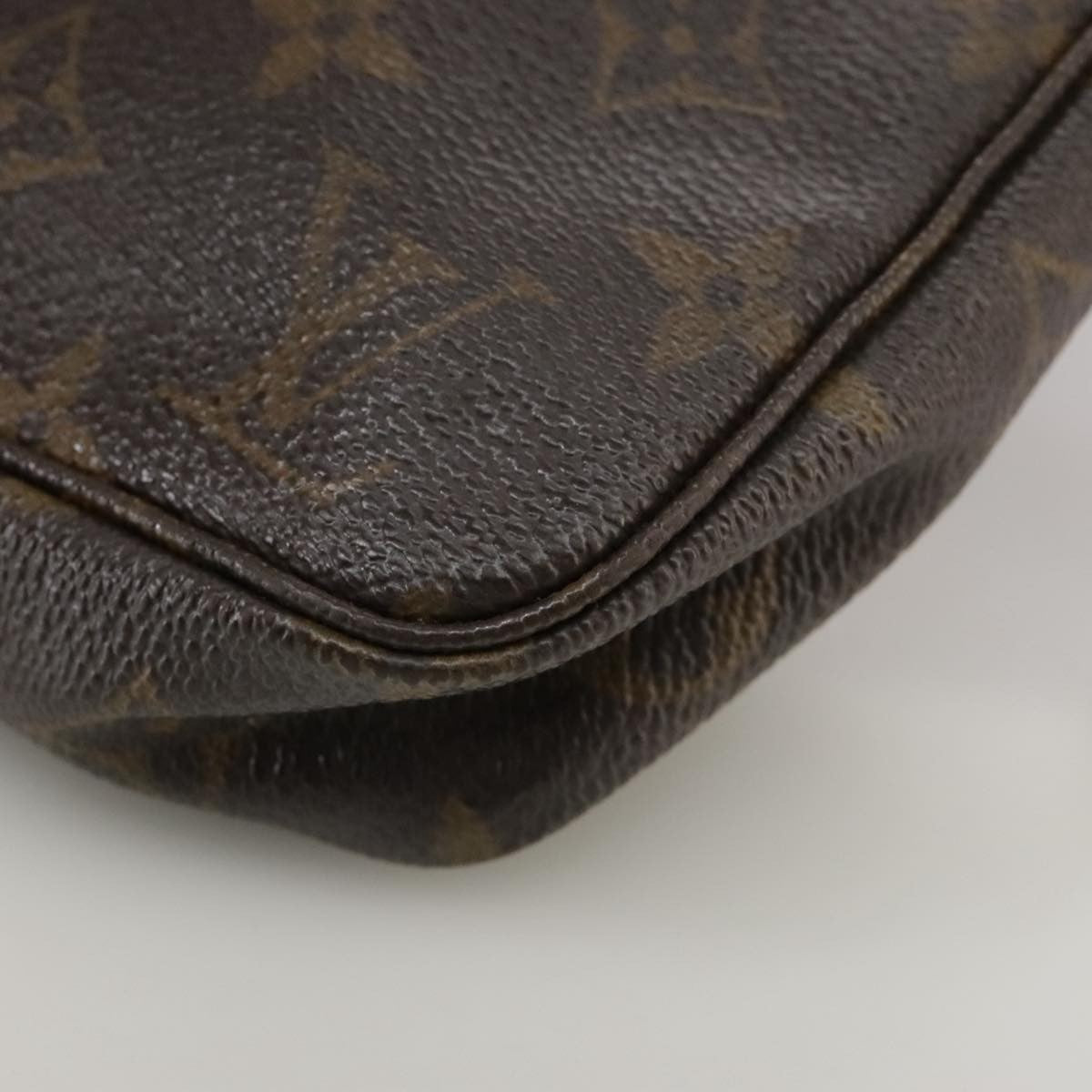 Louis Vuitton Pochette veske i Monogram Canvas mønster