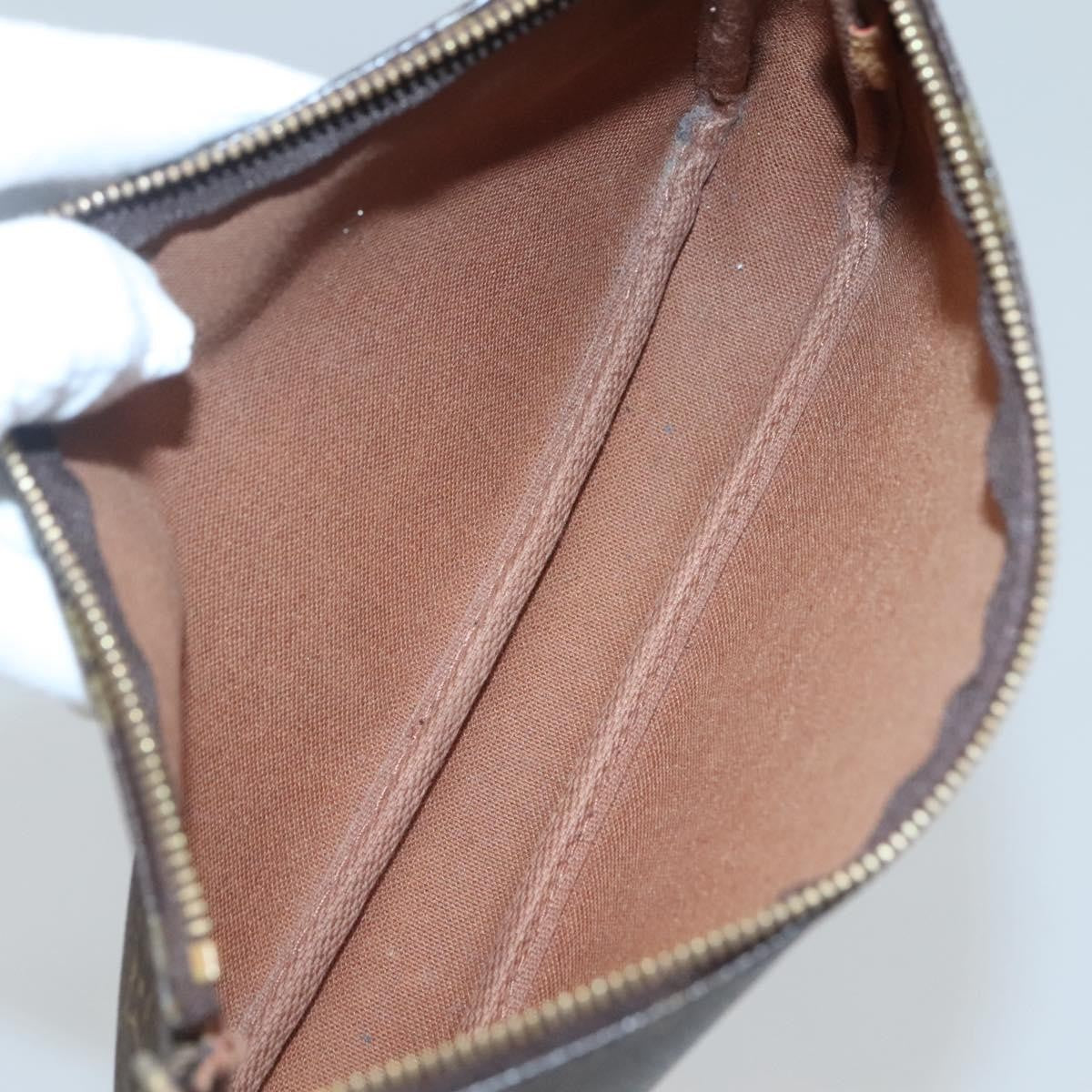 Louis Vuitton Pochette veske i Monogram Canvas mønster