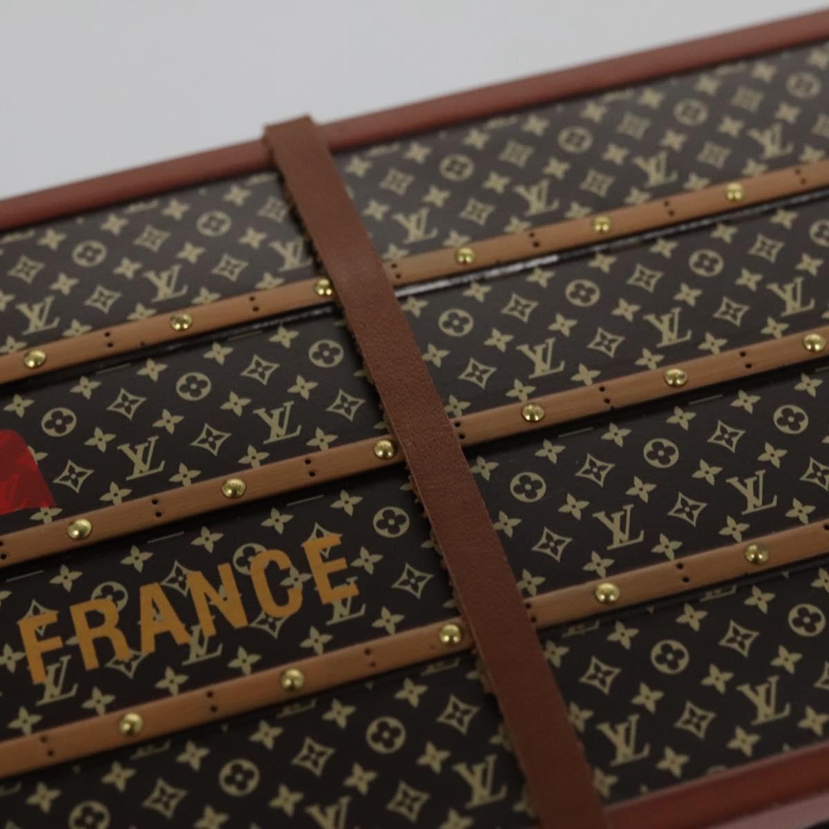 Louis Vuitton Miss France Paper Weight – Brun