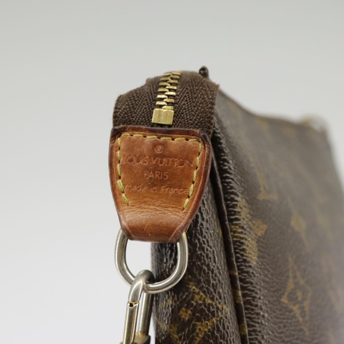 Louis Vuitton Pochette veske i Monogram Canvas mønster