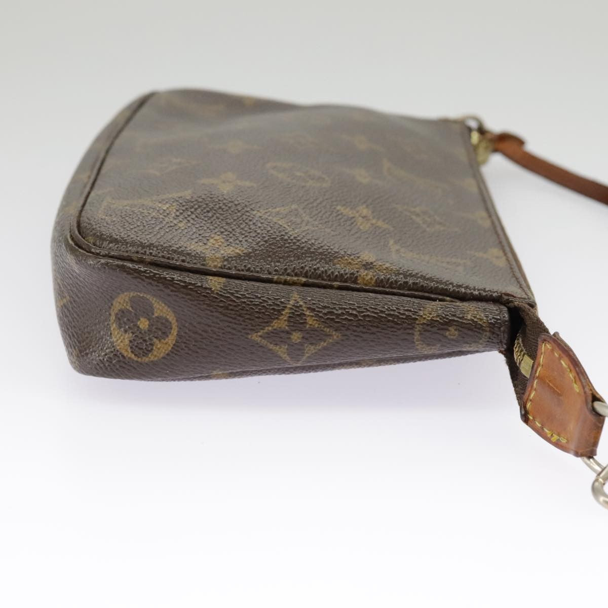 Louis Vuitton Pochette veske i Monogram Canvas mønster