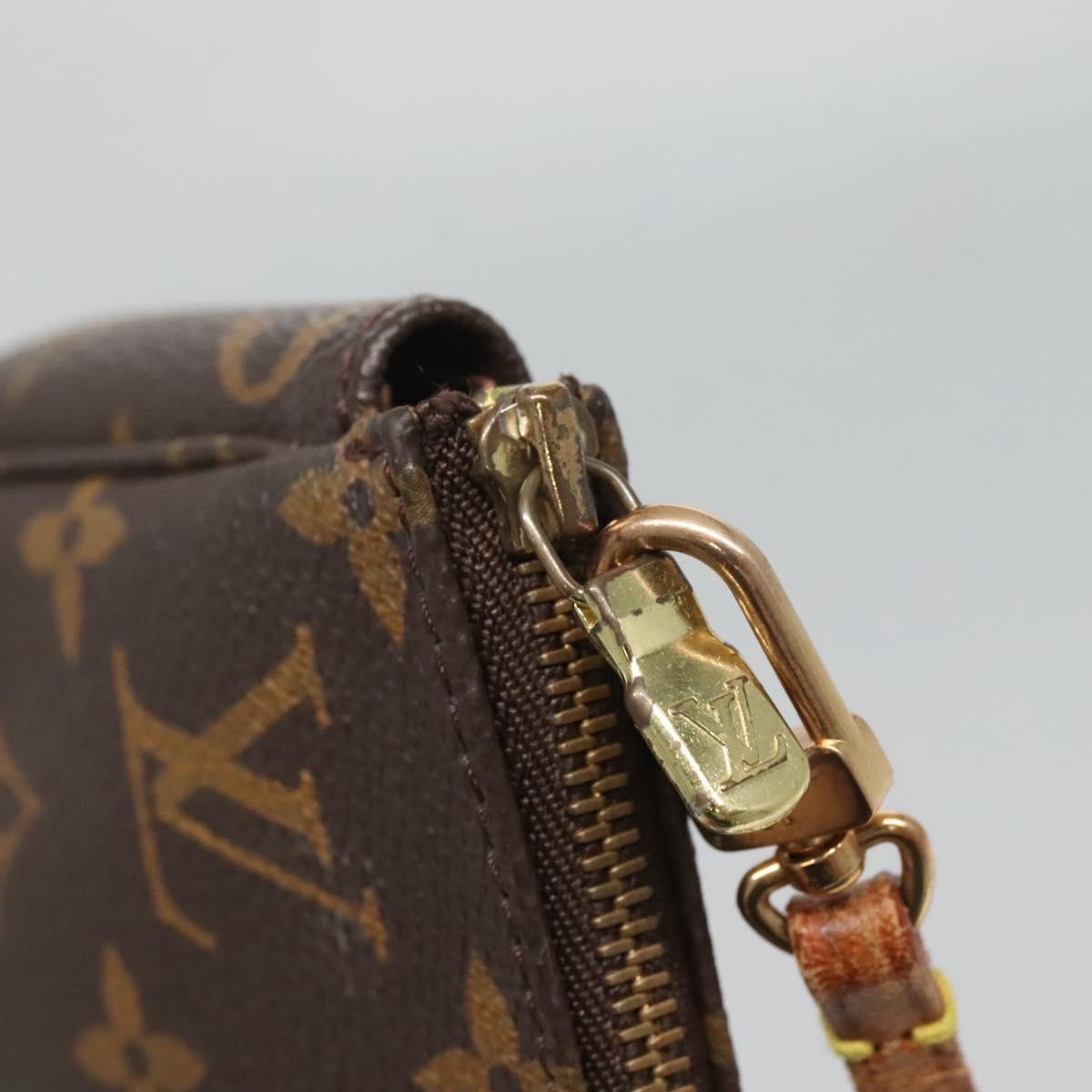 Louis Vuitton Pochette veske i Monogram Canvas mønster
