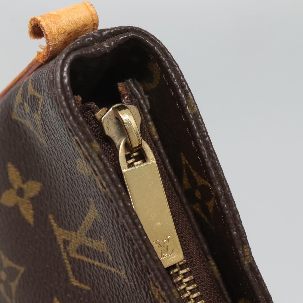 Louis Vuitton Trotteur Shoulder Bag – Monogram Canvas