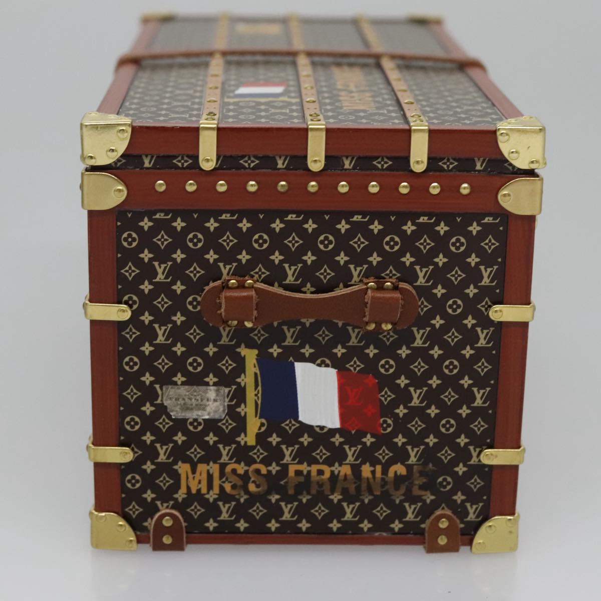 Louis Vuitton Miss France Paper Weight – Brun