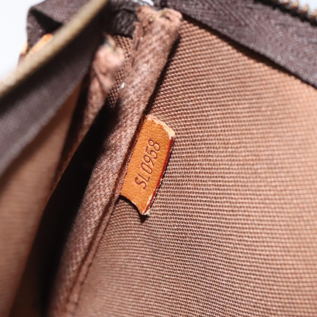 Louis Vuitton Pochette veske i Monogram Canvas mønster