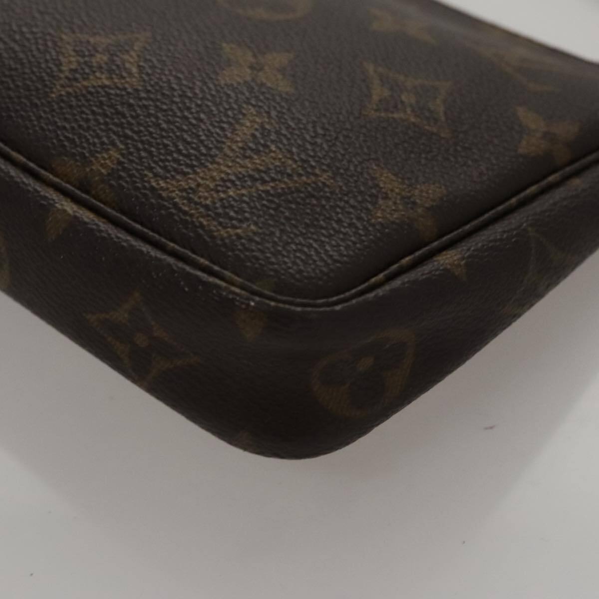 Louis Vuitton Pochette veske i Monogram Canvas mønster