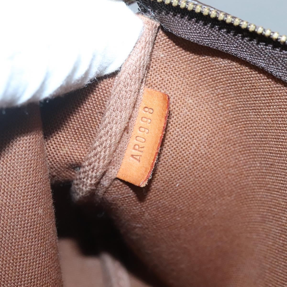 Louis Vuitton Pochette veske i Monogram Canvas mønster