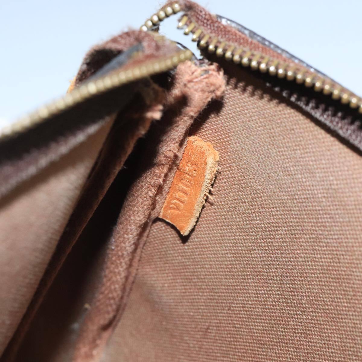Louis Vuitton Pochette veske i Monogram Canvas mønster