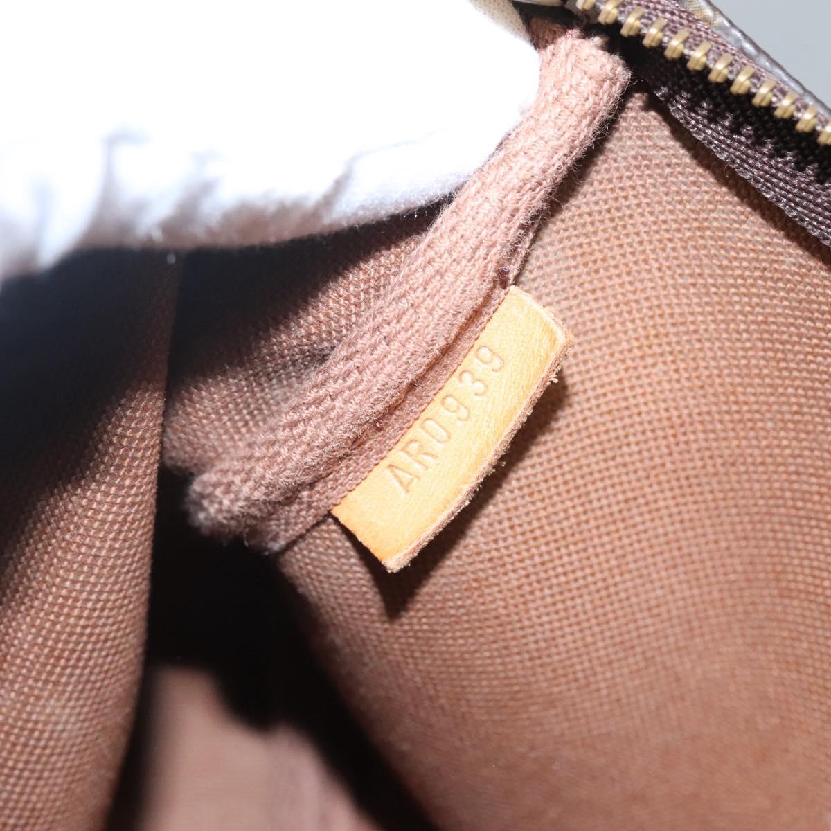 Louis Vuitton Pochette veske i Monogram Canvas mønster