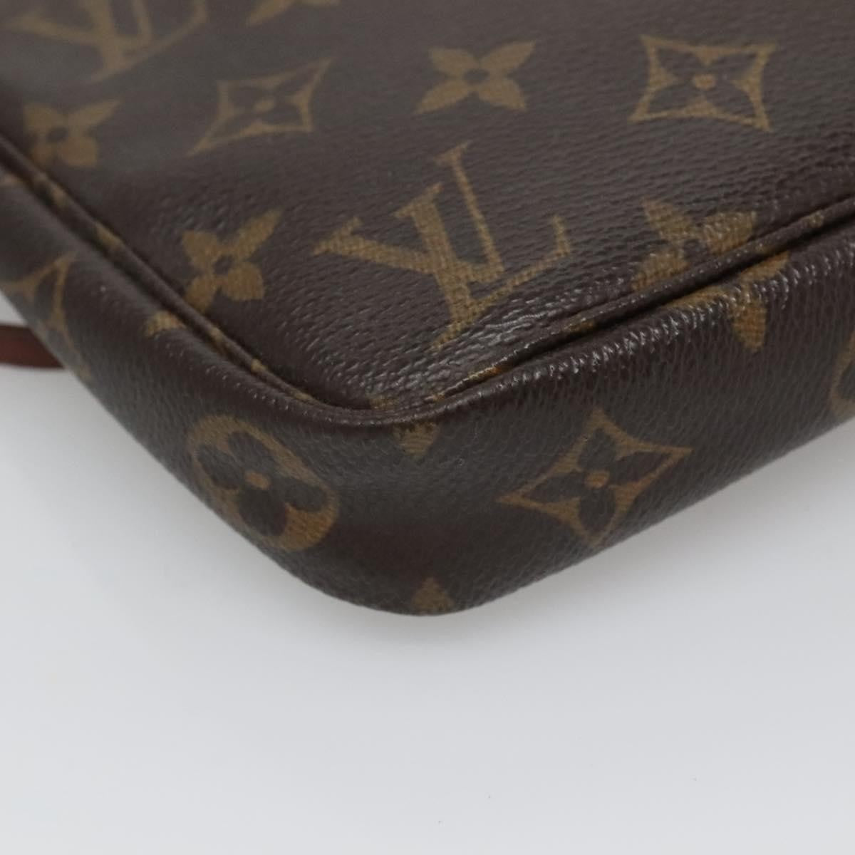 Louis Vuitton Pochette – Monogram Canvas