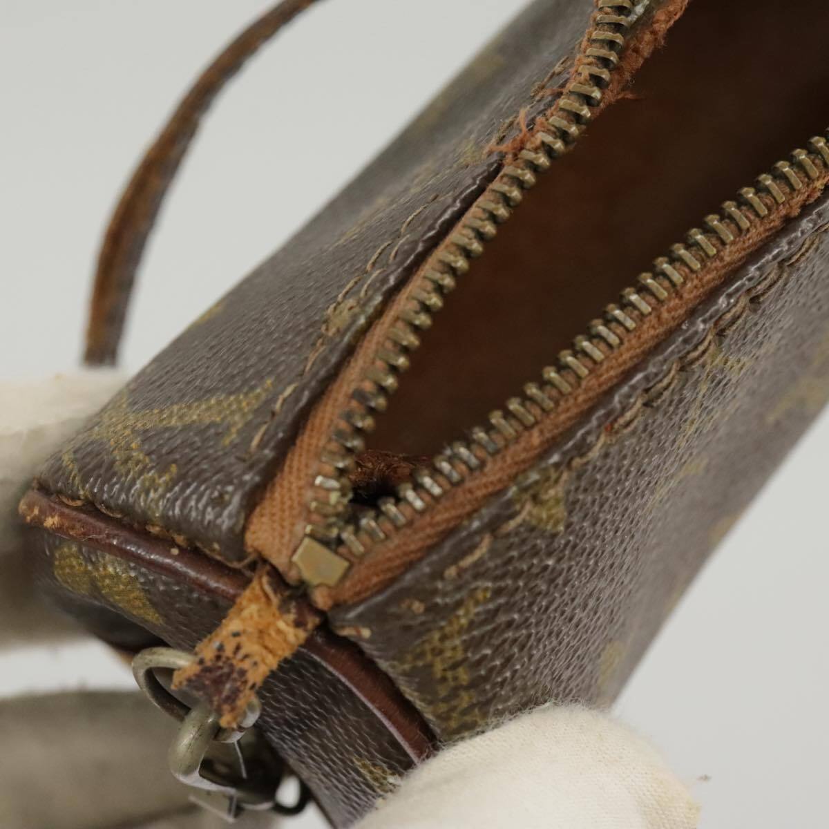 Louis Vuitton Papillon Pouch – Monogram Canvas