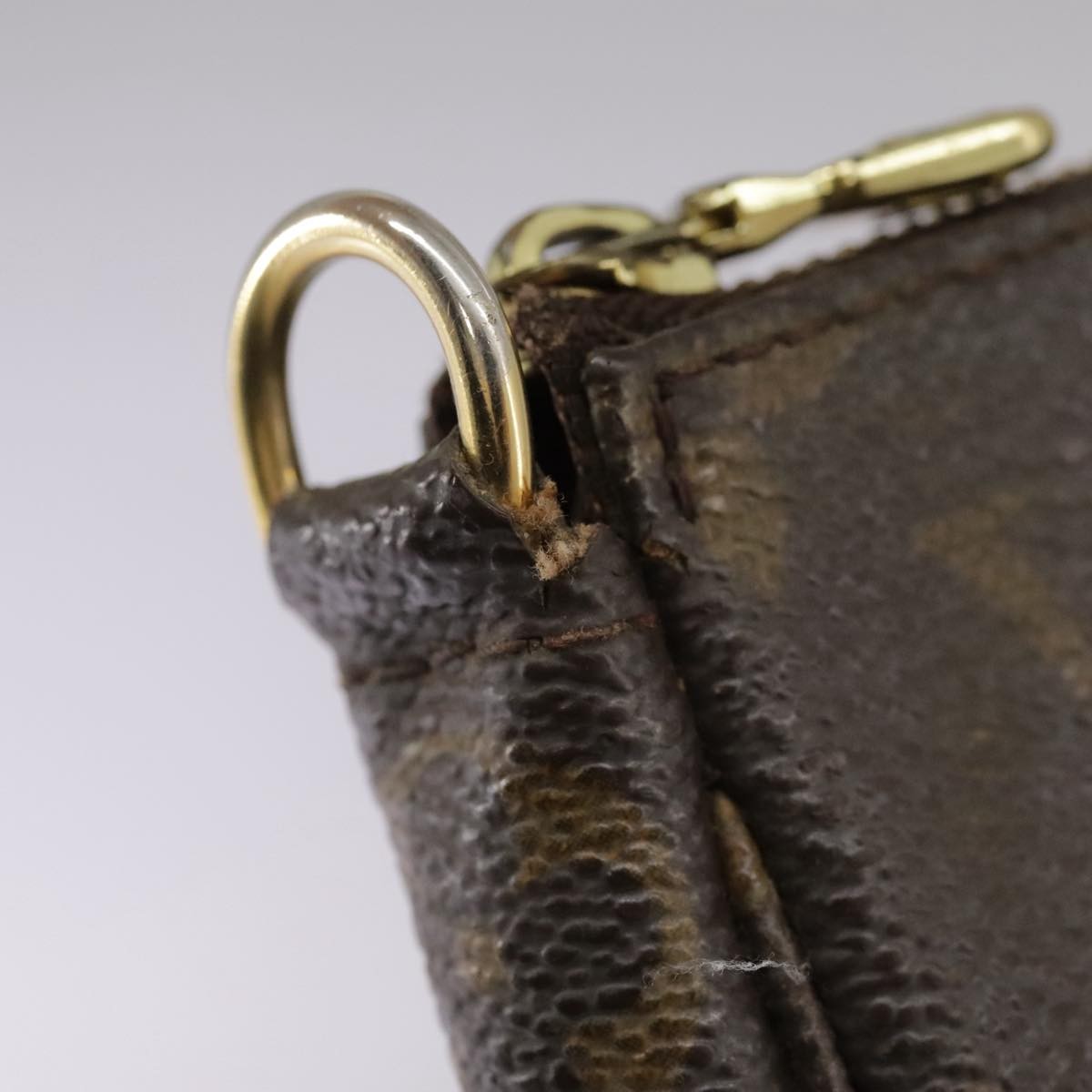 Louis Vuitton Pochette veske i Monogram Canvas mønster
