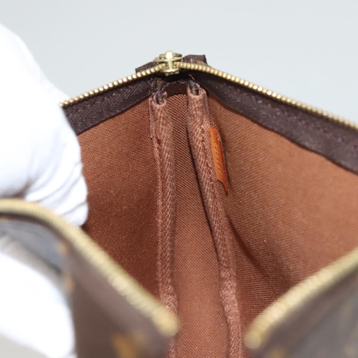 Louis Vuitton Pochette veske i Monogram Canvas mønster