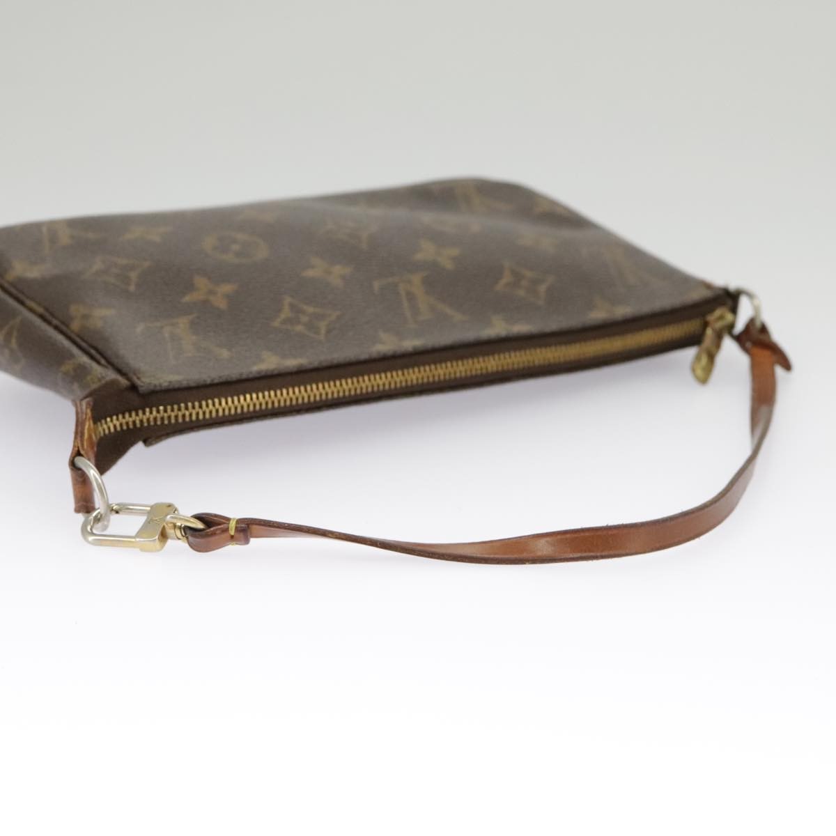 Louis Vuitton Pochette veske i Monogram Canvas mønster