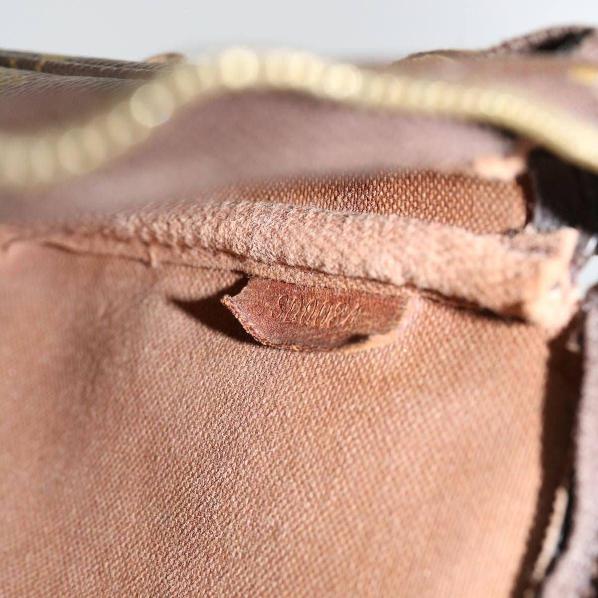 Louis Vuitton Pochette veske i Monogram Canvas mønster
