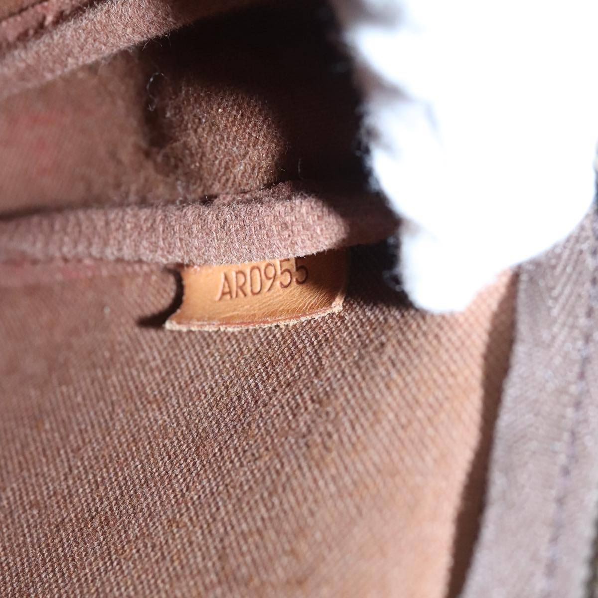 Louis Vuitton Pochette veske i Monogram Canvas mønster