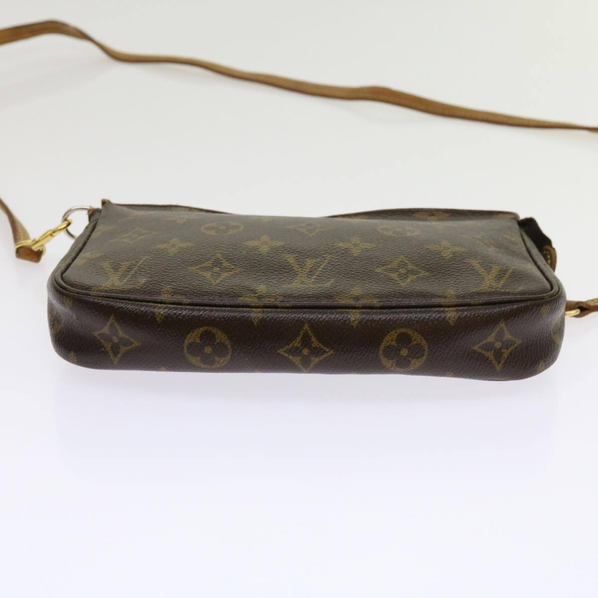 Louis Vuitton Pochette veske i Monogram Canvas mønster