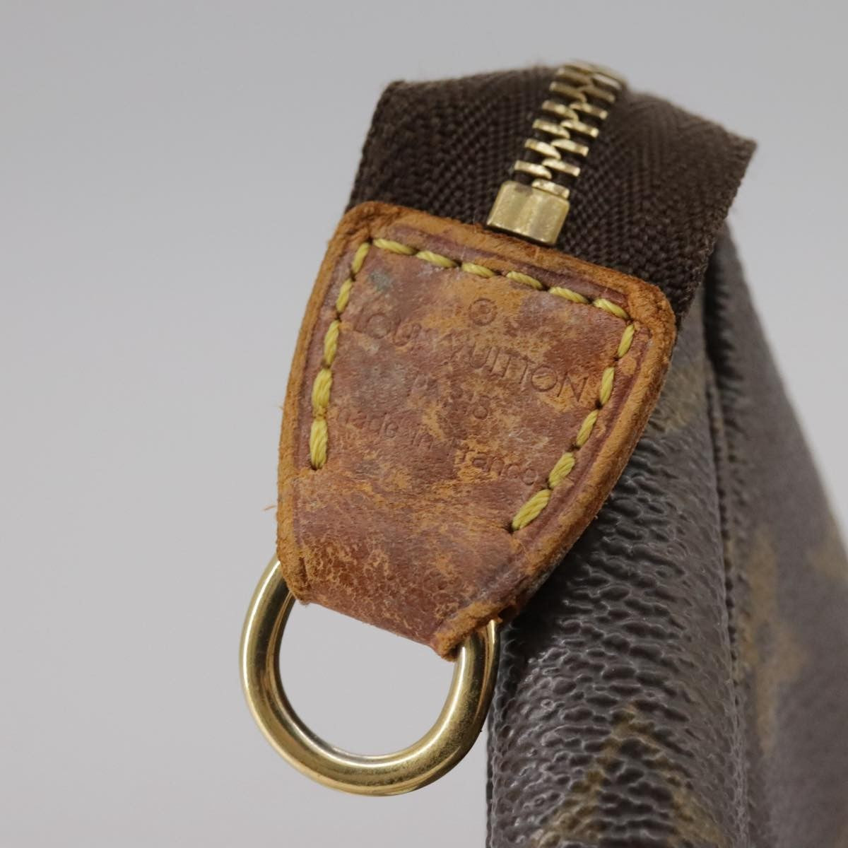 Louis Vuitton Pochette veske i Monogram Canvas mønster