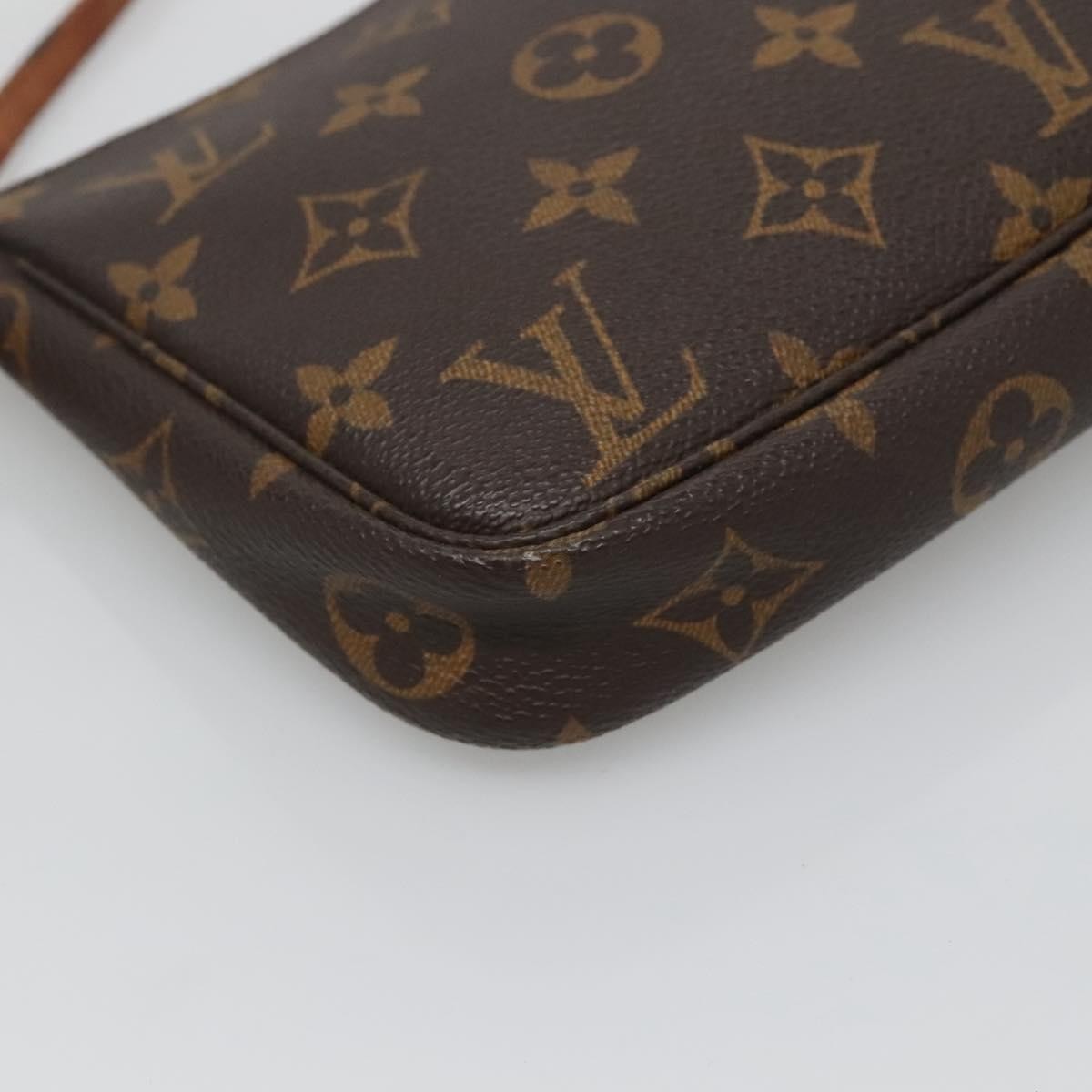 Louis Vuitton Pochette veske i Monogram Canvas mønster