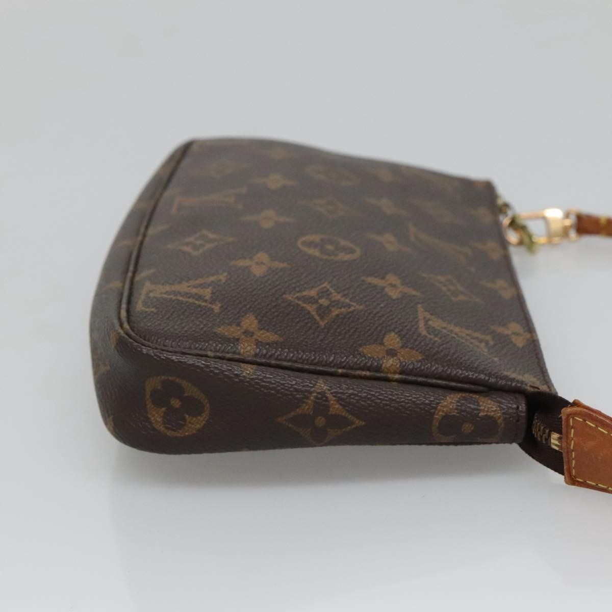 Louis Vuitton Pochette veske i Monogram Canvas mønster