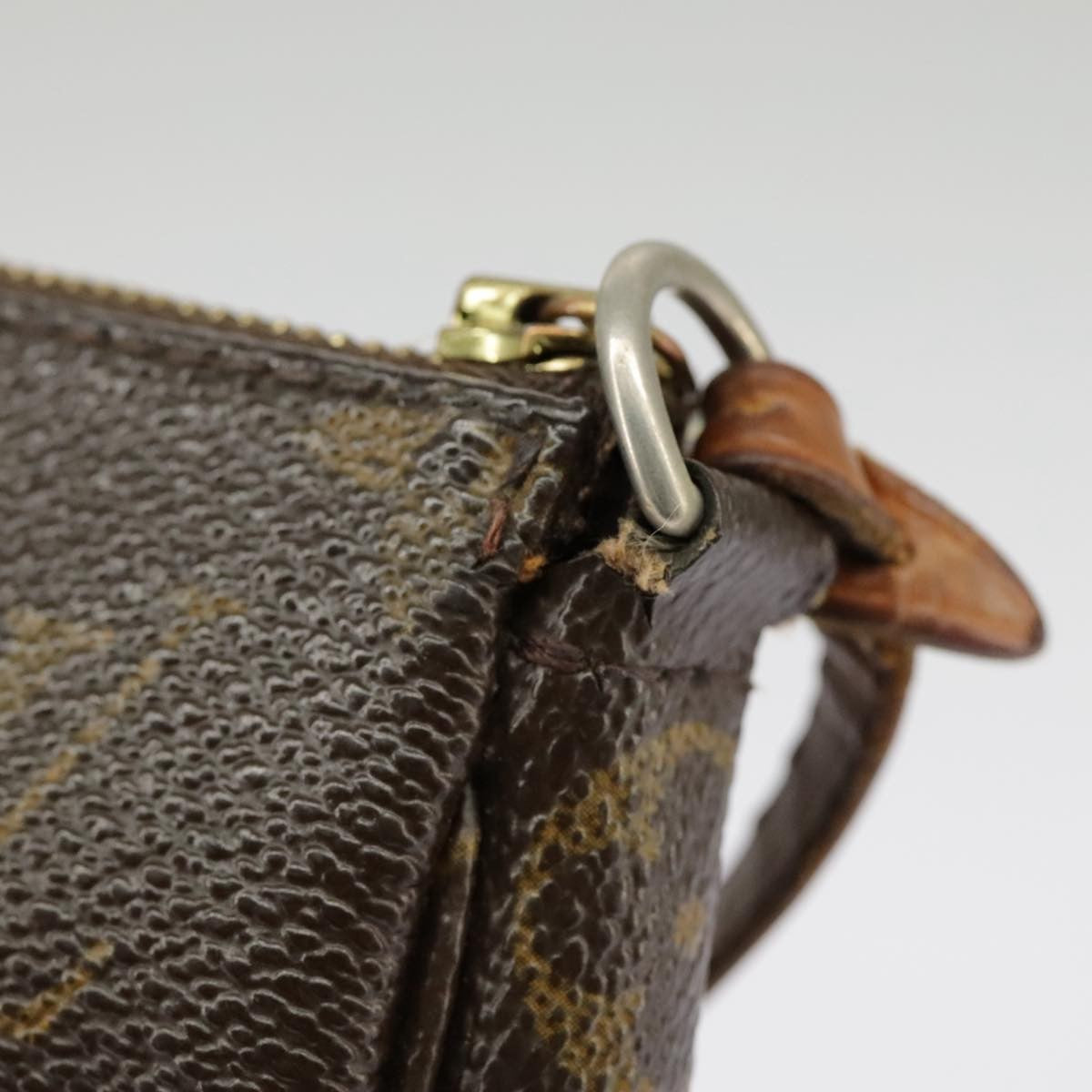 Louis Vuitton Pochette veske i Monogram Canvas mønster