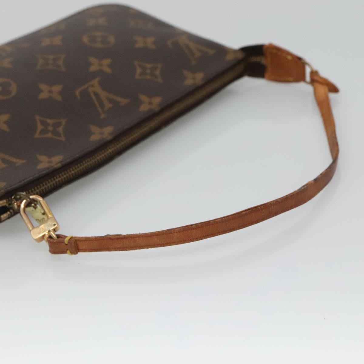 Louis Vuitton Pochette veske i Monogram Canvas mønster