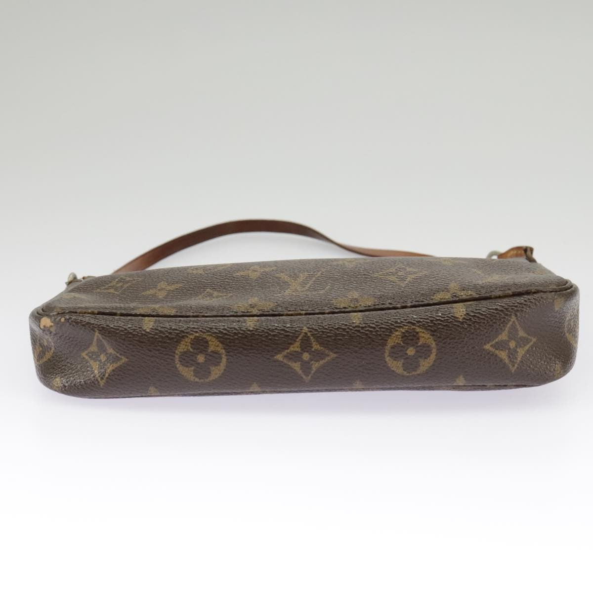 Louis Vuitton Pochette veske i Monogram Canvas mønster