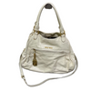 Liten Hvit Miu Miu veske med charm
