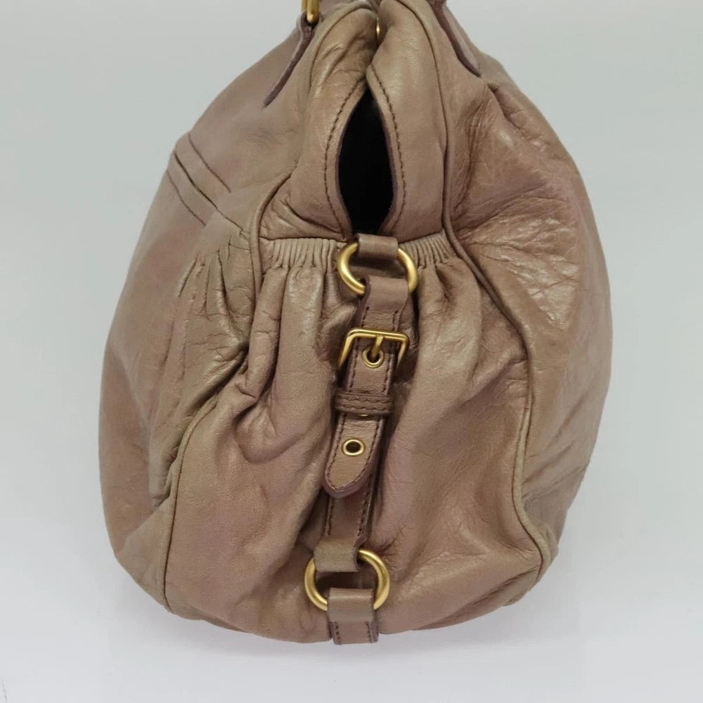 Beige Miu Miu Veske - Med Charm