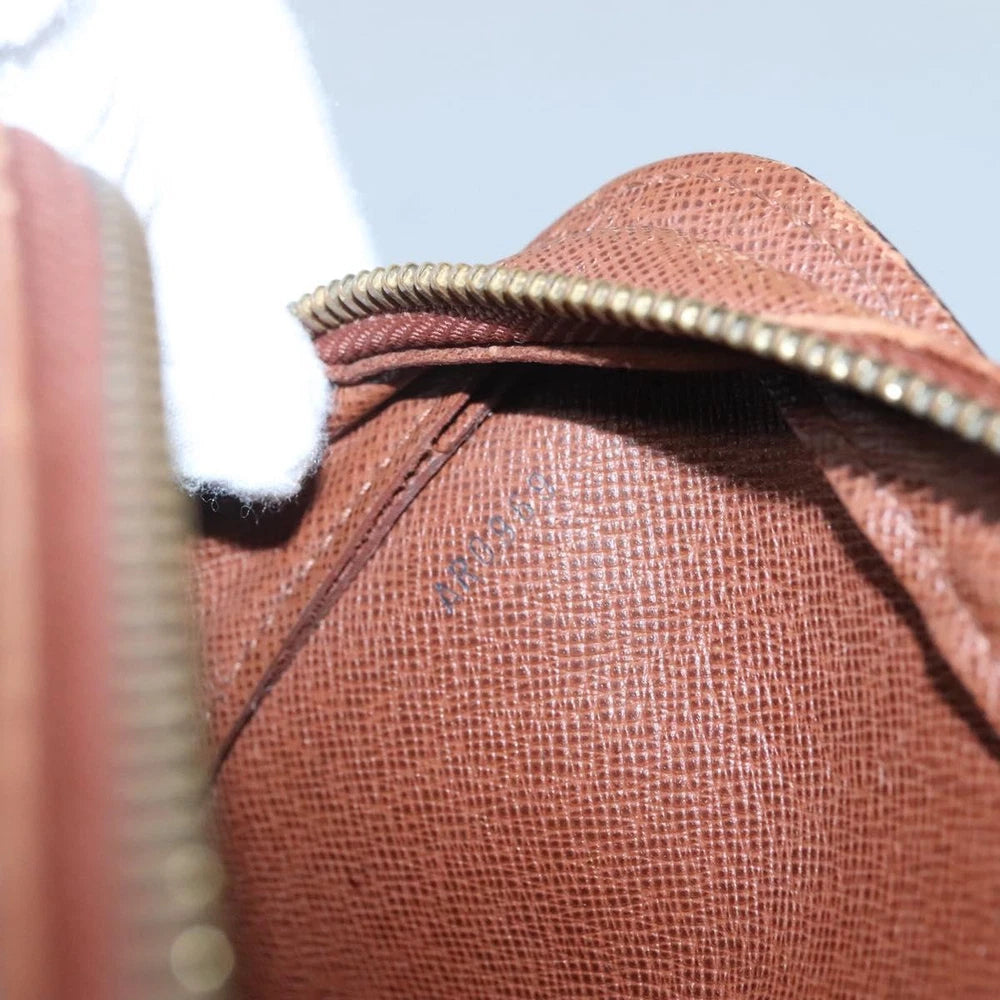 LOUIS VUITTON ORSAY CLUTCH MONOGRAM