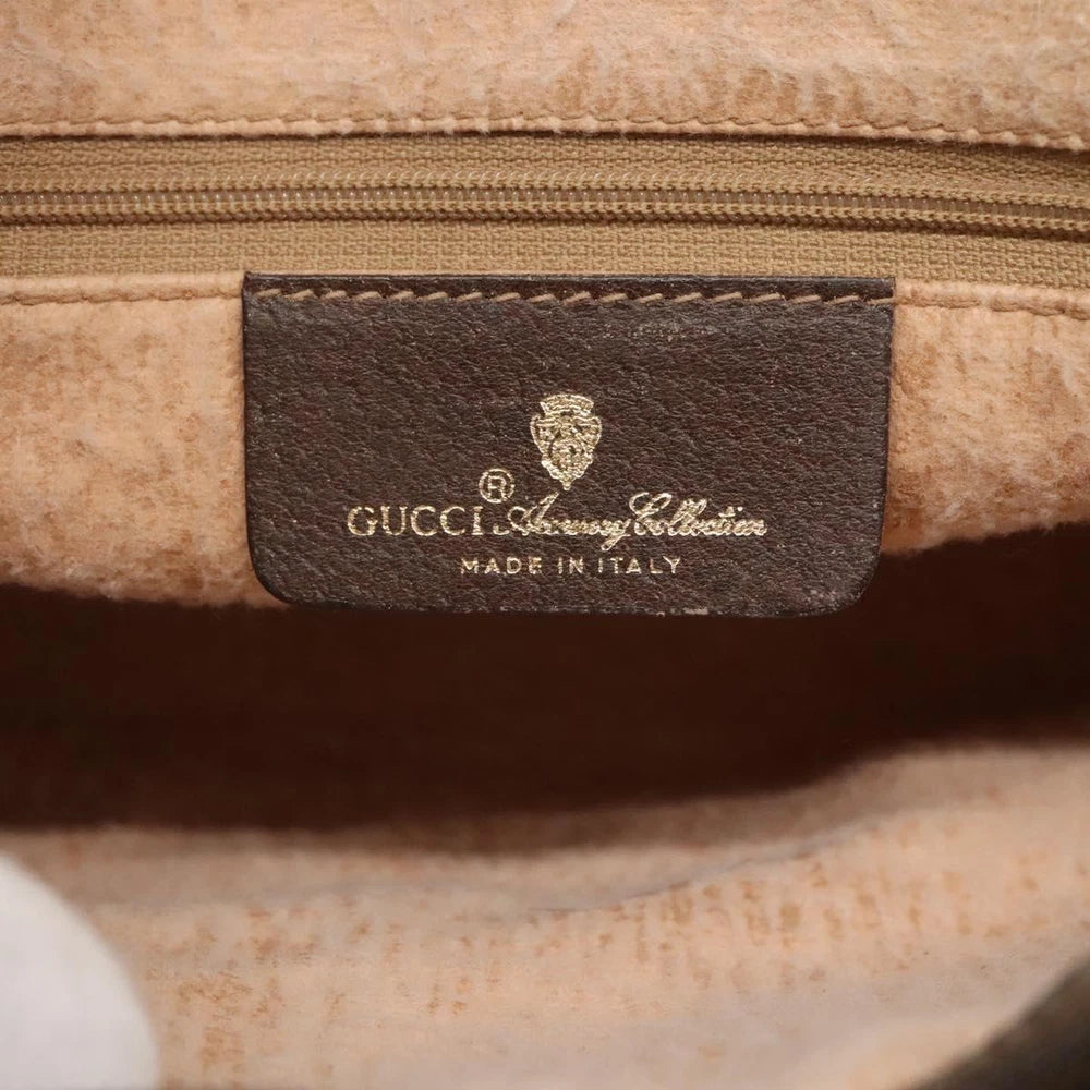 GUCCI GG SUPREME CLUTCH