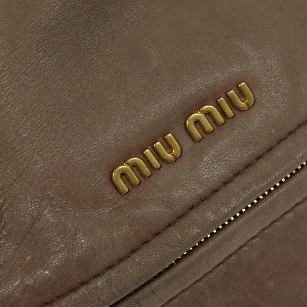Beige Miu Miu Veske - Med Charm