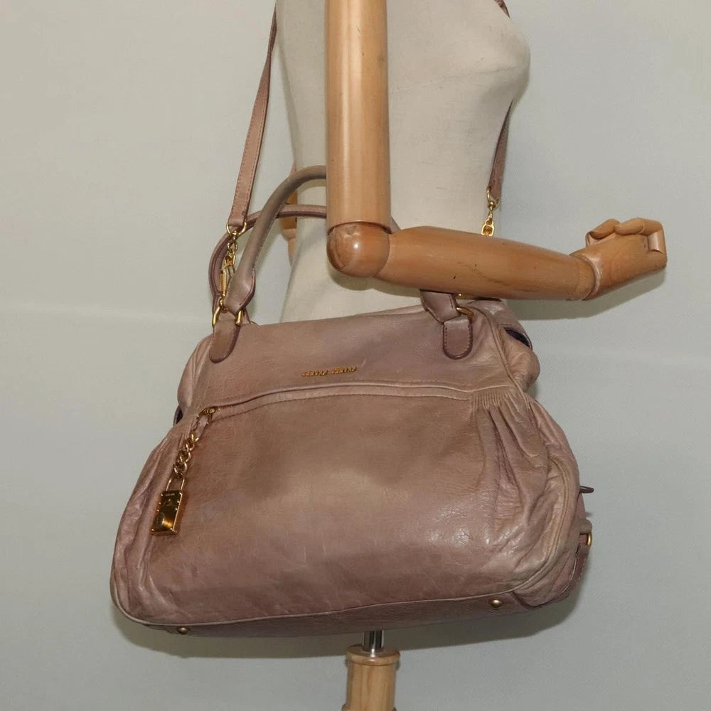 Beige Miu Miu Veske - Med Charm